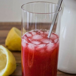 Suco diurético hibisco e maçã