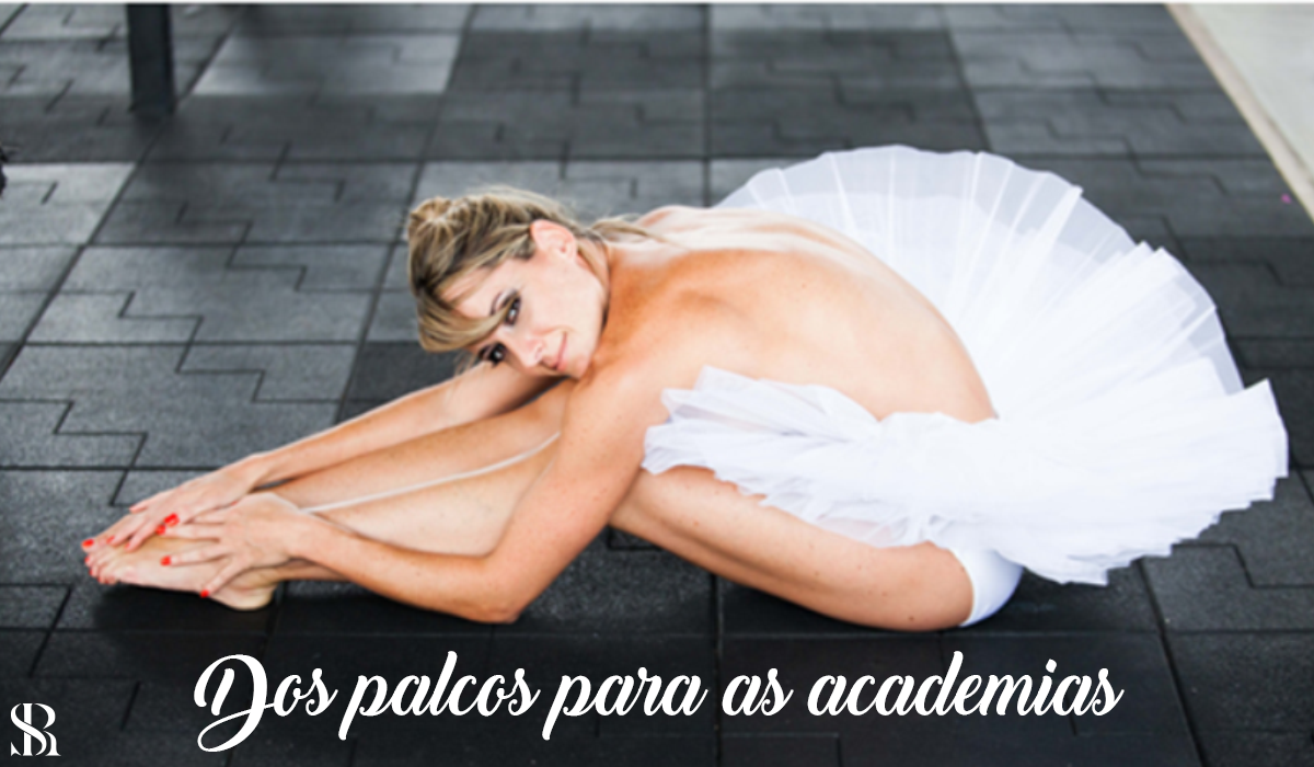 Dos palcos para a academia