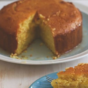 Bolo de cenoura cremoso sem lactose