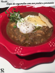 Sopa de cogumelos com ovo poché e parmesão